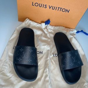 LV pool slides